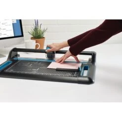 Avery® A2 Precision Trimmer - Each -Organized Desk Outlet Store APPL P640 5018009140134 PgcAIMRiuk